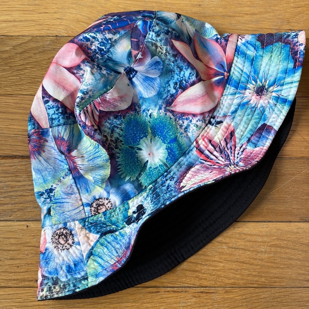 Reversible Bucket hat